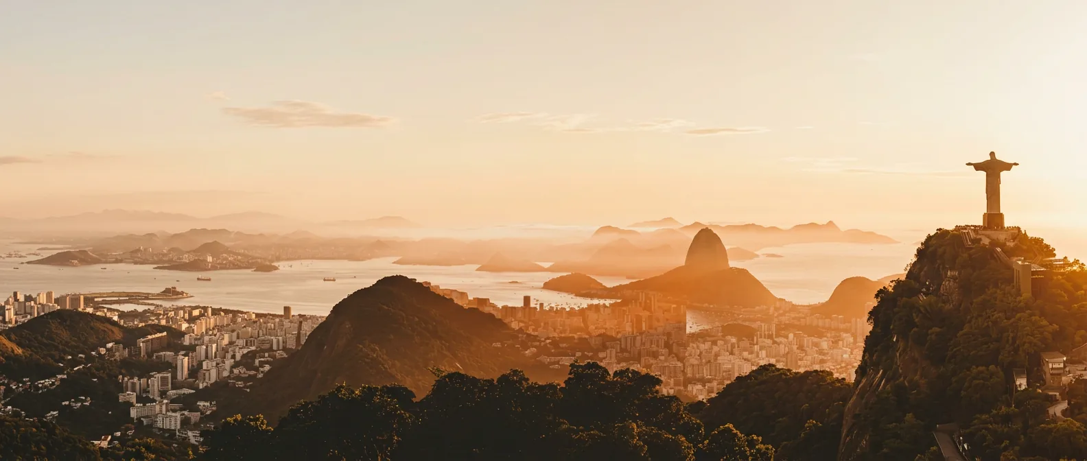 Vista do Rio de Janeiro ao pôr do sol